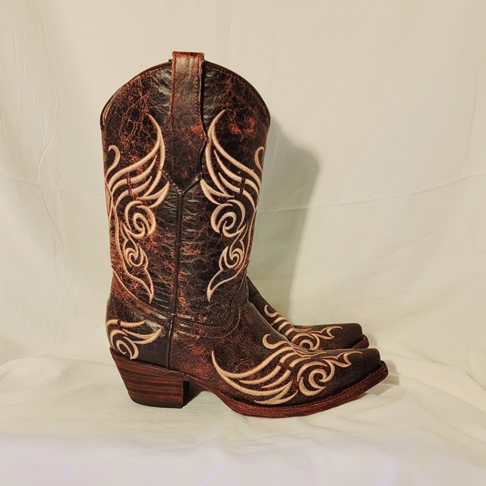 CORRAL EMBROIDERY BUTTERFLY ON BROWN LEATHER SNIP TOE BOOTS | 6.5